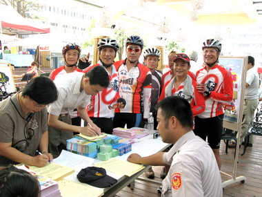 草屯警分局結合工藝舉辦青春專案(圖)