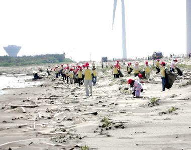 台電舉辦淨灘認養活動(圖)