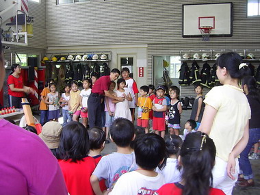 美而優幼稚園校外教學６日參觀消防局(圖)