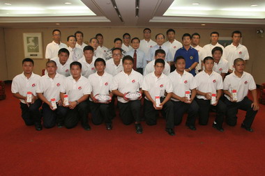 六信高中榮獲97年高國中橄欖球亞軍獻獎(圖)