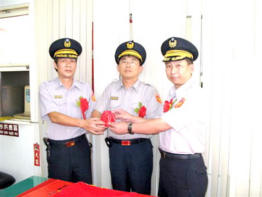 中寮警分駐所長交接(圖)