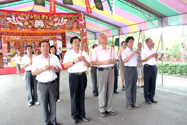 肉品市場舉辦普渡法會(圖)