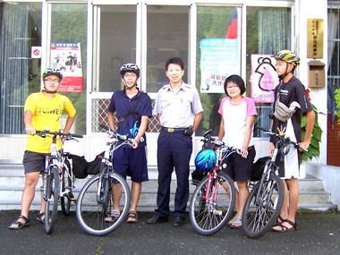 鐵漢柔情台大生感動(圖)