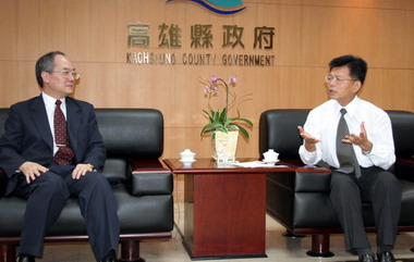 法務部次長訪視高雄縣(圖)