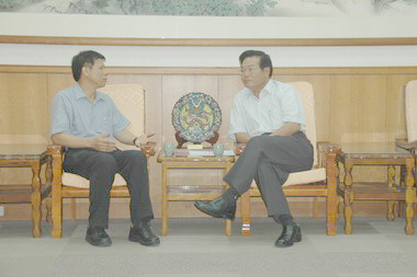 海岸巡防署澎湖查緝隊李炎坤隊長拜會縣長(圖)