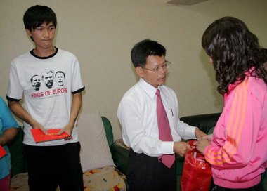 「希望工程」學子曾琮榞考取高醫醫學系(圖)