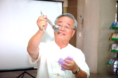 推動節能減碳縣府簽署十大無悔(圖)