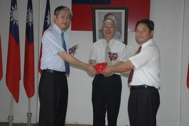 澎湖郵局經理交接(圖)