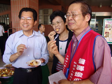 聲暉月餅愛心上市李應元也說讚(圖)