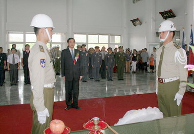 97年高縣各界秋祭陣亡將士典禮 莊嚴肅穆(圖)