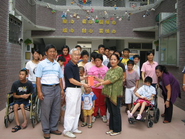 花蓮縣長等人訪視花蓮縣百歲人瑞(圖)