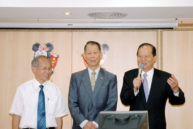 國民黨黃國新黨部新卸任主委交接典禮(圖)