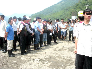 馬英九至南投信義勘災(圖)