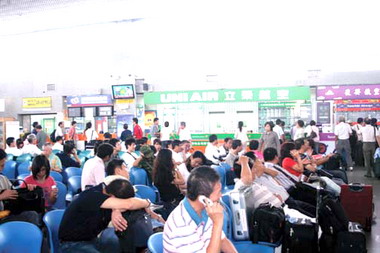 颱風攪局台金空中交通大亂(圖)