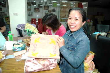 植物染技藝訓練班結訓(圖)