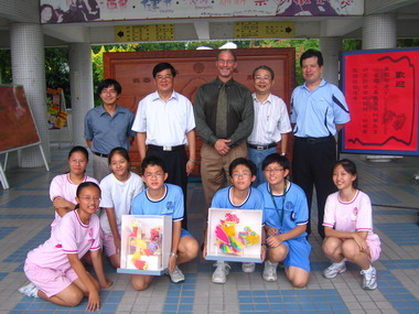 美國佛羅里達大學教授參訪台南市崇明國中(圖)