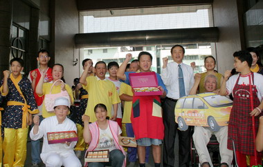 盼社會大眾發揮愛心購物兼行善(圖)