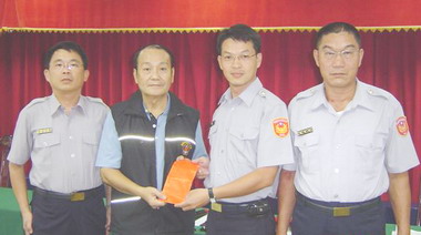 草屯警方查獲色情按摩店(圖)