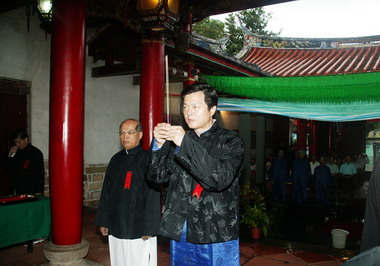 表彰儒家思家北縣府不畏風雨舉辦祭孔大典(圖)