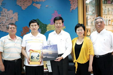 李炷烽建議陳雲林取道小三通赴台(圖)