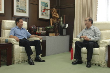 海巡署第六海巡隊長陳紹東拜會花蓮縣長(圖)