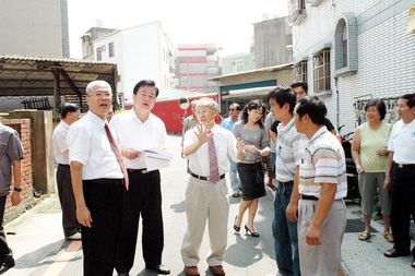 林政則視察湳雅街187巷道路拓寬(圖)
