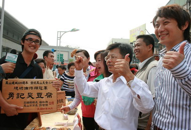 高雄縣96年交通安全宣導成果卓著(圖)