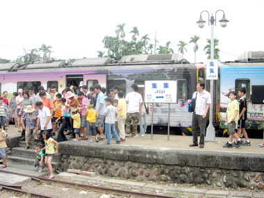 縣內唯一鐵路交通帶動觀光人潮(圖)