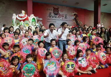 獅王再現泰山 舞獅爭霸嘉年華 威震全台(圖)