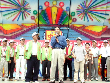 桃縣舉辦勞工親子健行活動(圖)