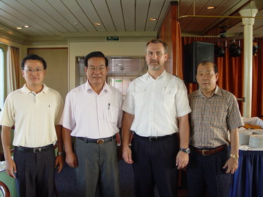 縣長至馬公港口歡迎布萊梅觀光客輪蒞臨(圖)