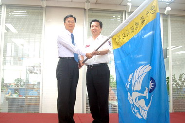 彰化義消參加競技 卓伯源授旗勉勵(圖)