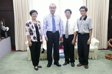 關懷協會理事長陳增展今拜會縣長(圖)