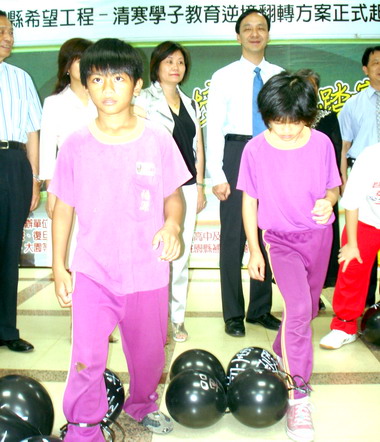 朱立倫：照顧弱勢學生提供優秀學生申請(圖)