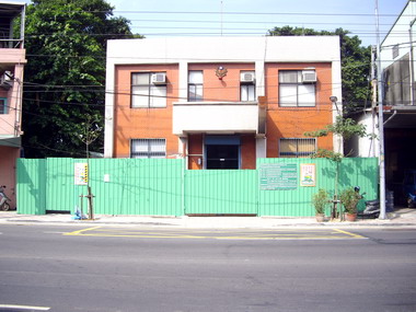 柑園派出所駐地大門改頭換向(圖)