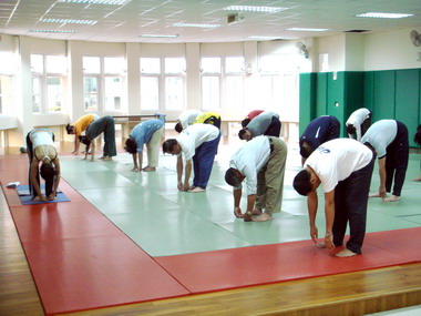 集集警分局開辦瑜珈教室(圖)