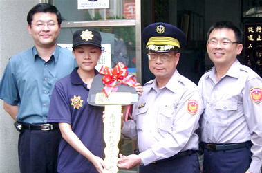 南投首創刑案現場勘察車到位(圖)