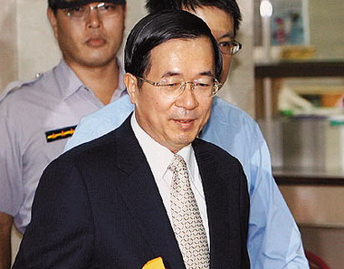 陳水扁應訊 直呼是國共統一之路祭品(圖)