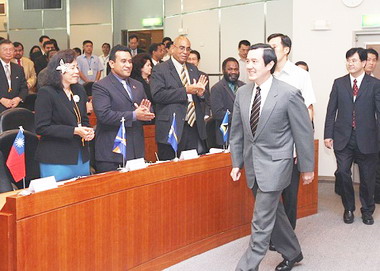 馬英九參加全球衛生領袖論壇開幕(圖)