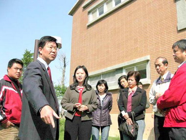 縣長 議員會勘福田家園傾向不建圍牆(圖)