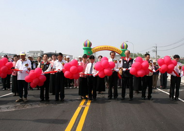 高30線長潤橋通車(圖)
