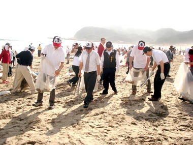 北縣舉辦合力共淨灘活動(圖)