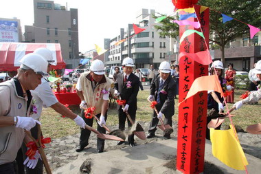 台南東區和平里活動中心新建工程動土典禮(圖)