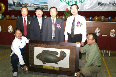 草中舉行家長委員會會長交接(圖)