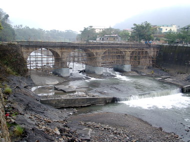李增全盼縣府儘速解決糯米橋欄杆工程(圖)