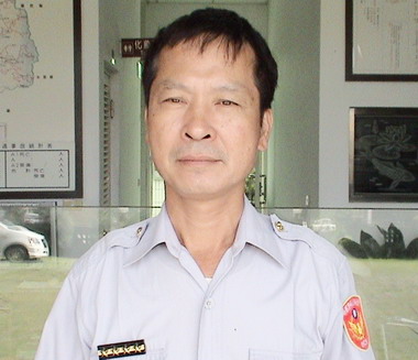 農夫巡佐維護警所環境(圖)