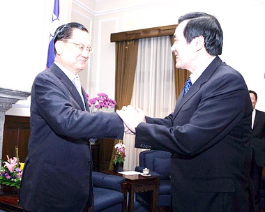 馬英九接見APEC領袖會議代表團(圖)