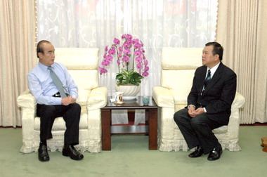 花蓮新任港務警察局長拜會縣長(圖)