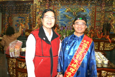 斥資2000多萬關聖帝君入振興宮(圖)