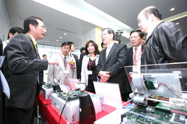 蕭萬長參加SIPP創新推動成果發表(圖)